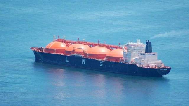 India forced to buy LNG three times costlier due to coal shortage