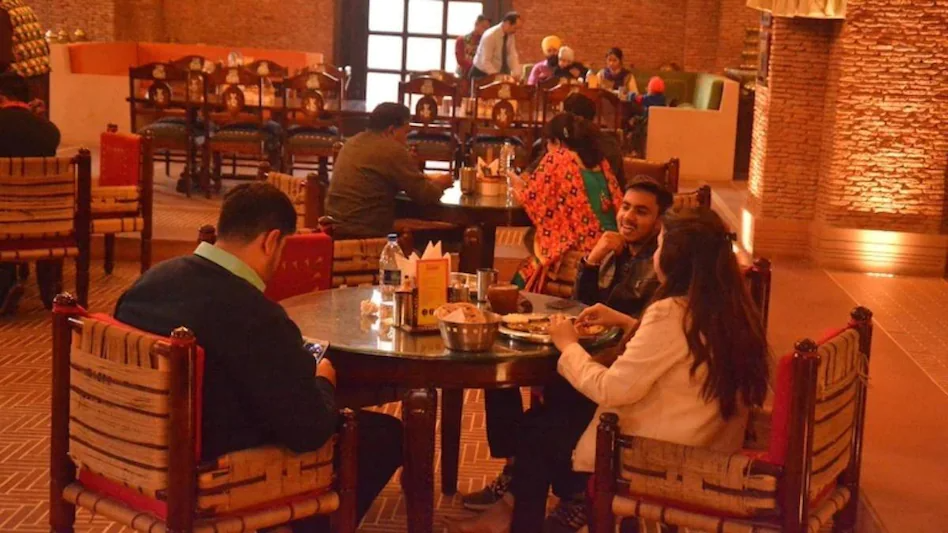 'If you do not pay Service Charge, then do not eat food in restaurant', Delhi High Court's comment