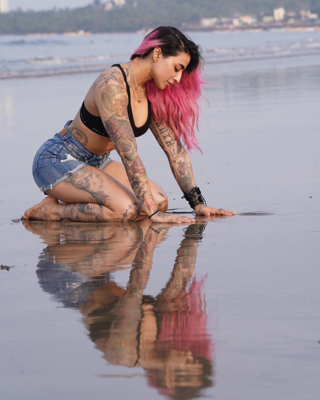 Hot VJ Bani